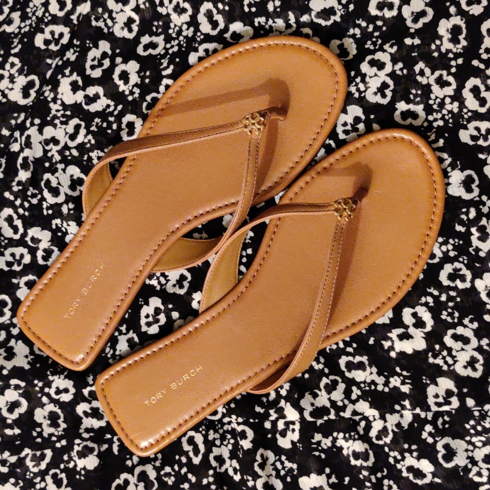 New Tory Burch Classic Leather Flip-Flop in Caramel Corn, Size 7.5